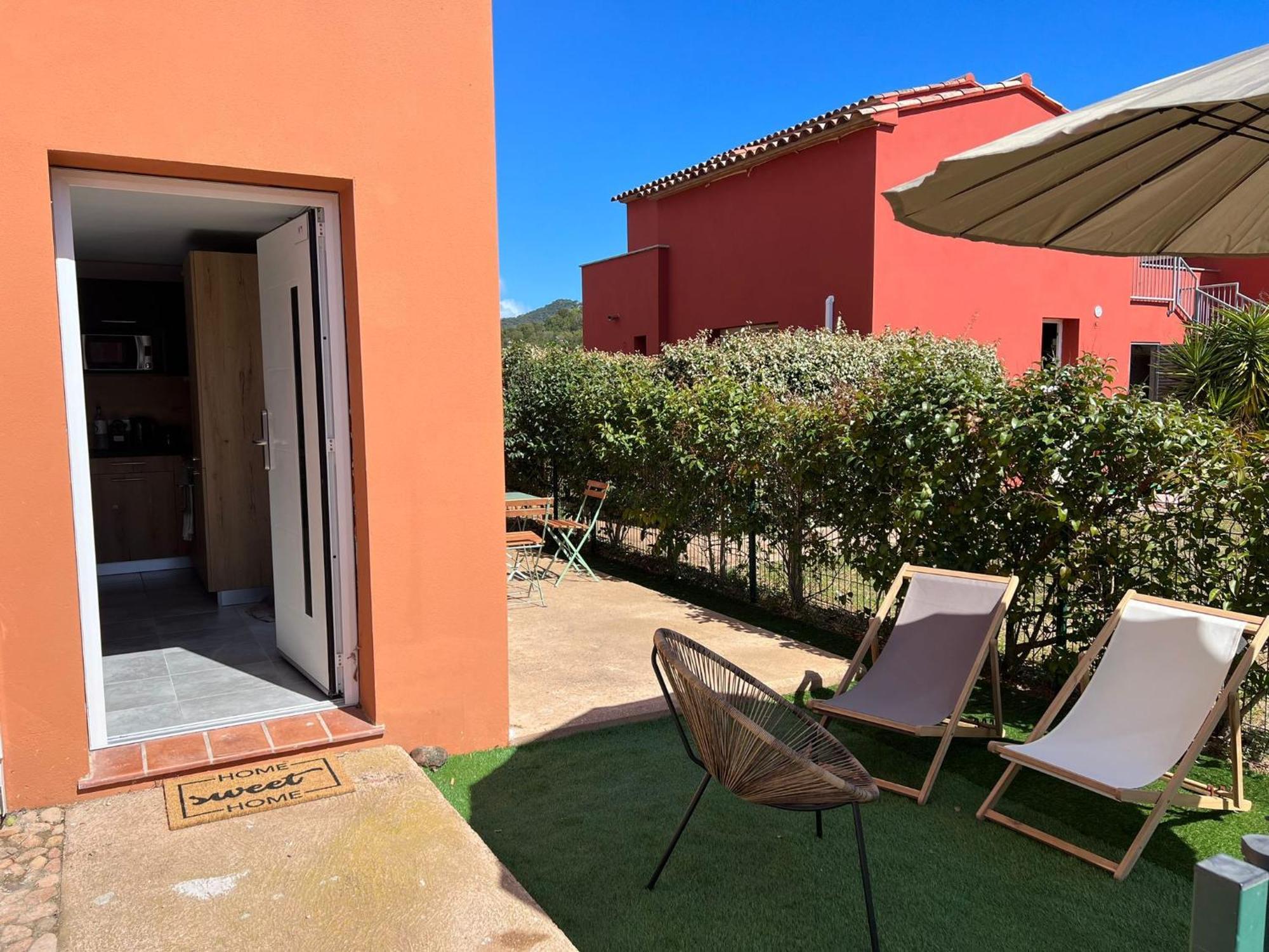 Residence Hoteliere Les Hameaux De Saint Cyprien Appartement 35 M2 1 Chambre Lecci Exterior photo