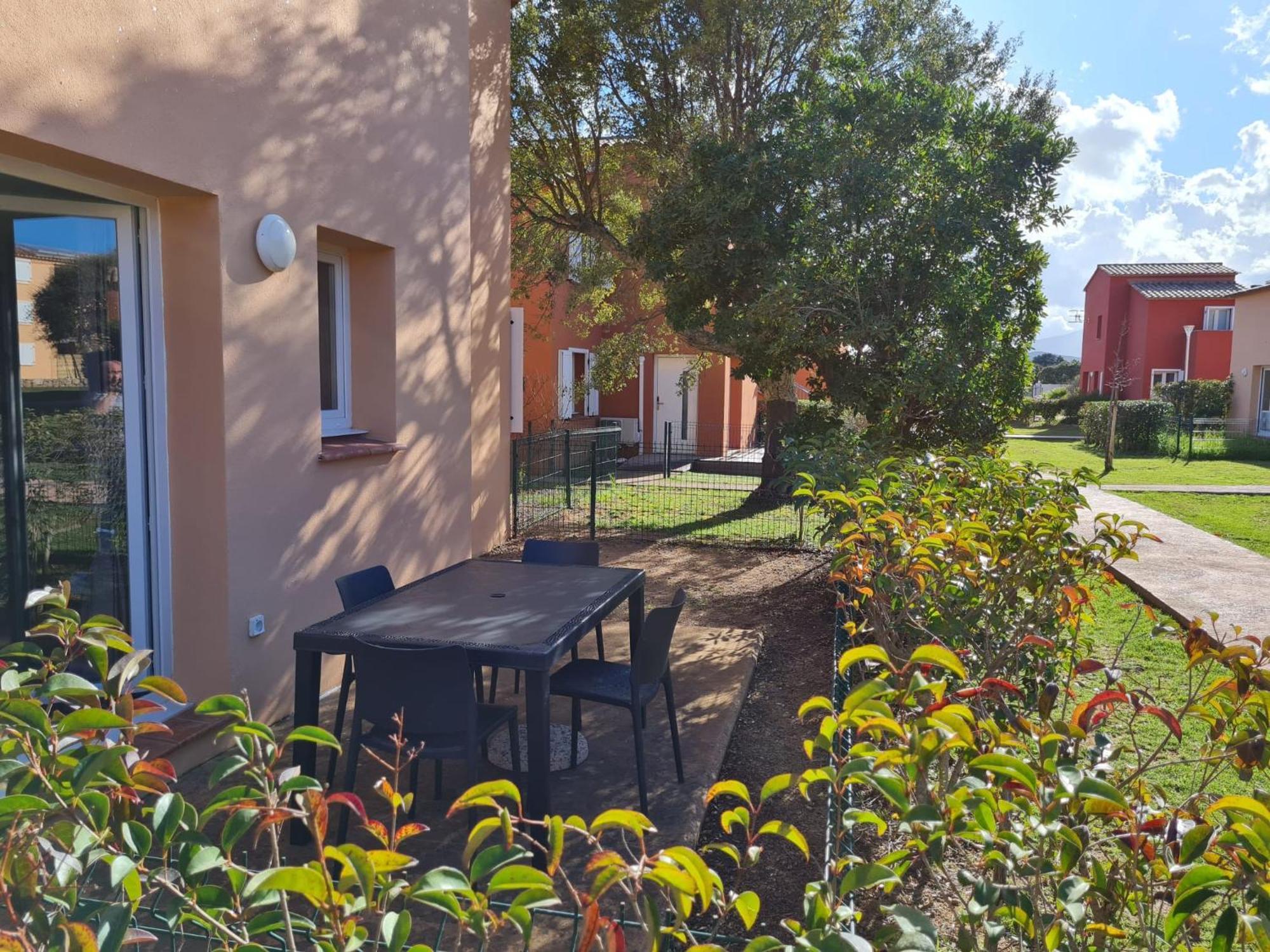 Residence Hoteliere Les Hameaux De Saint Cyprien Appartement 35 M2 1 Chambre Lecci Exterior photo