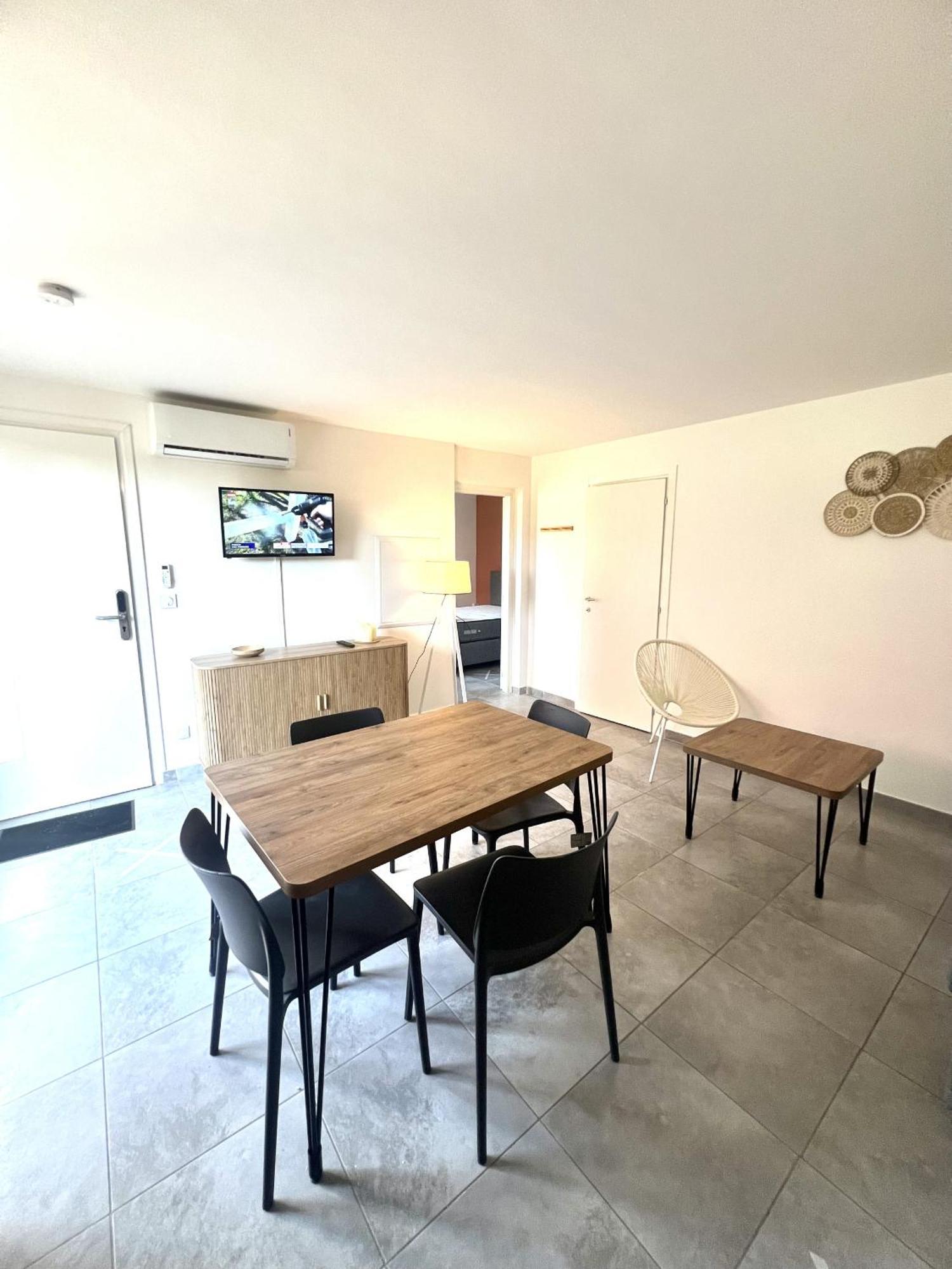 Residence Hoteliere Les Hameaux De Saint Cyprien Appartement 35 M2 1 Chambre Lecci Exterior photo
